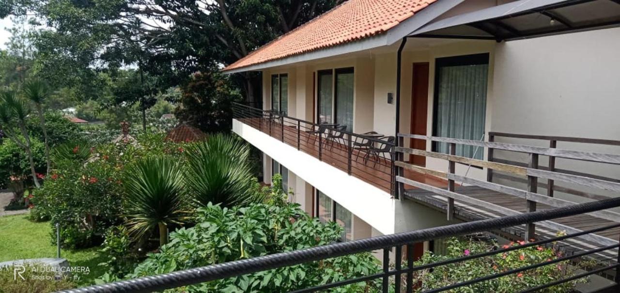 La Oma Otel Lembang Dış mekan fotoğraf