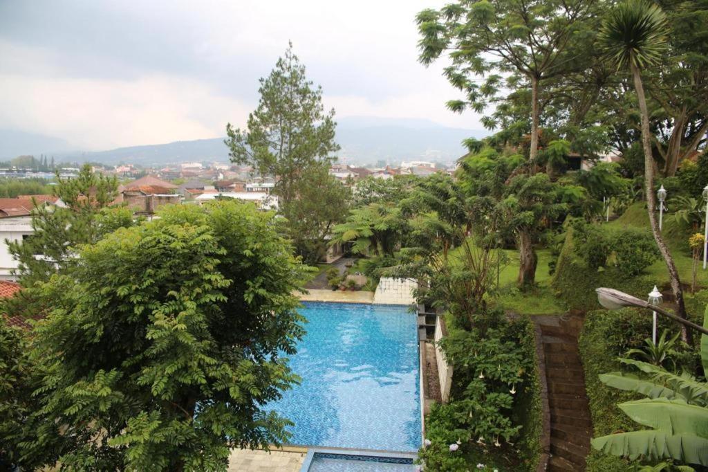 La Oma Otel Lembang Dış mekan fotoğraf
