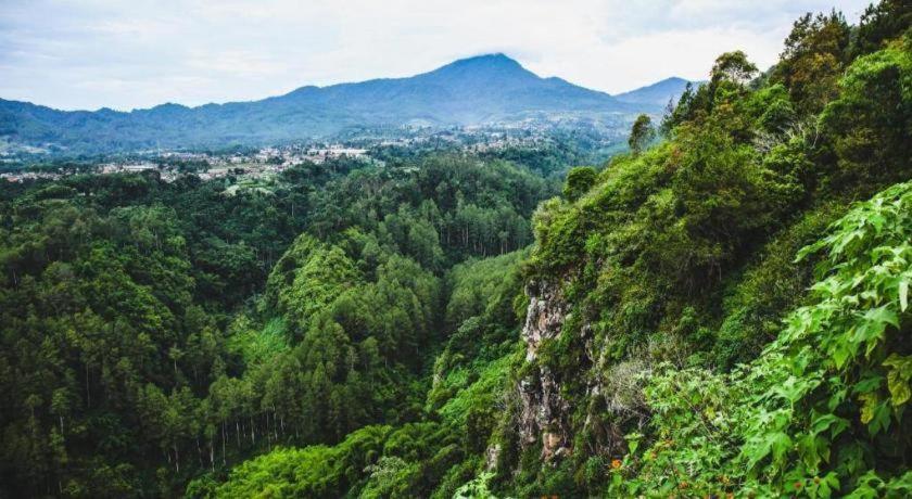 La Oma Otel Lembang Dış mekan fotoğraf